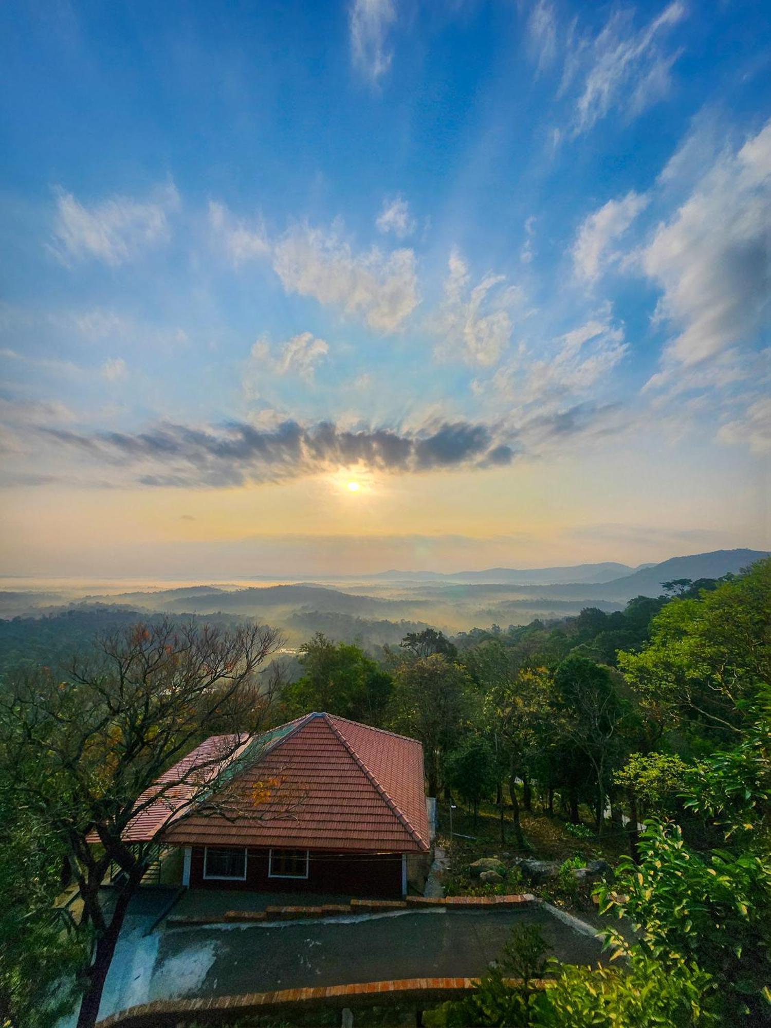 Celestial Heights Homestay Kurchi Exterior photo